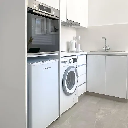 Limnaria 121 Luxury Ivy Flat *